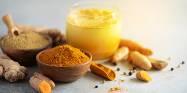 Zenzero e Curcuma: Un Duo Potente per il Tuo Benessere